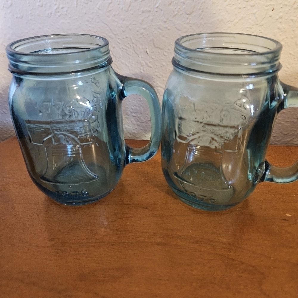 Vintage Jack in the Box Liberty glass mug. Bicentennial 1776 Drinking mug jar.